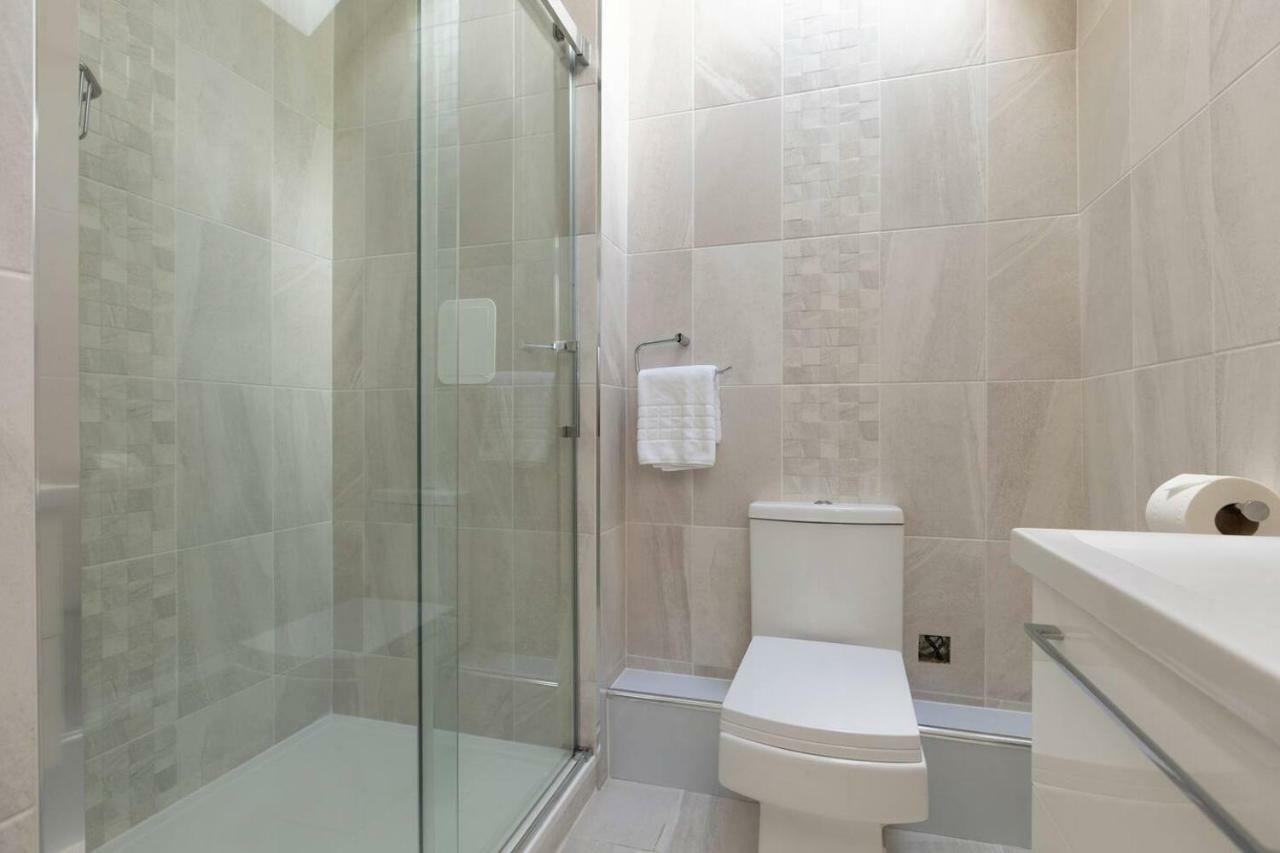إدنبرة Altido Main Door Entrance Private Courtyard Apartment On The Park المظهر الخارجي الصورة