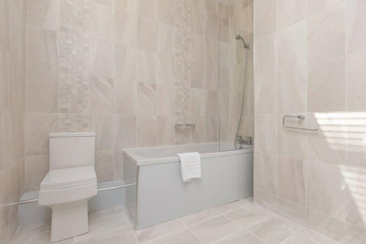 إدنبرة Altido Main Door Entrance Private Courtyard Apartment On The Park المظهر الخارجي الصورة